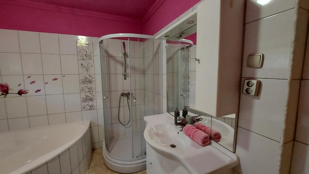 Laci Maganszallashely * Debrecen
