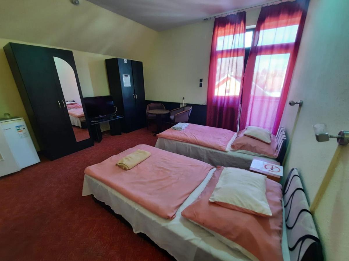Laci Maganszallashely Homestay Debrecen