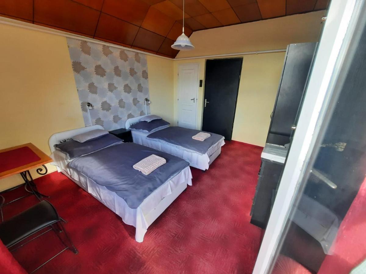 Laci Maganszallashely Homestay Debrecen