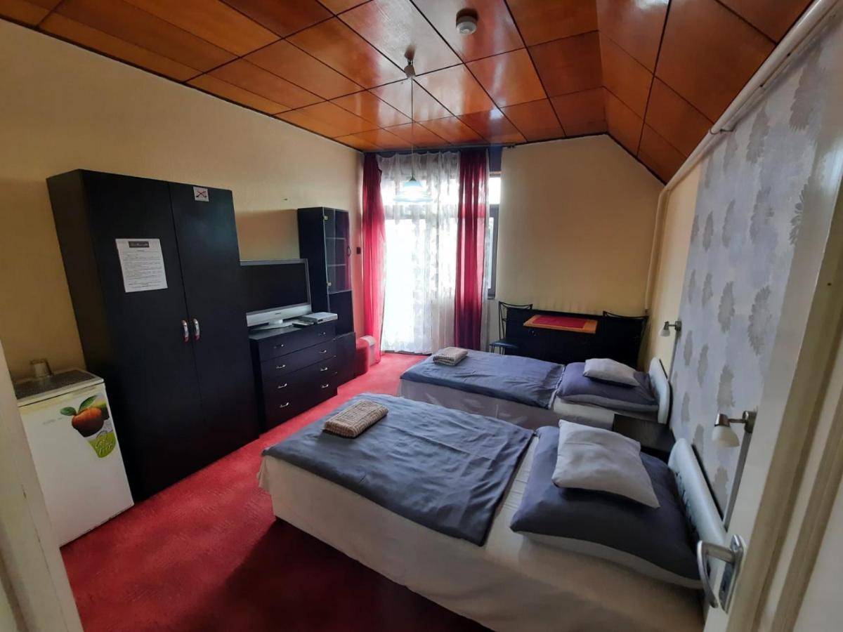 Laci Maganszallashely * Debrecen