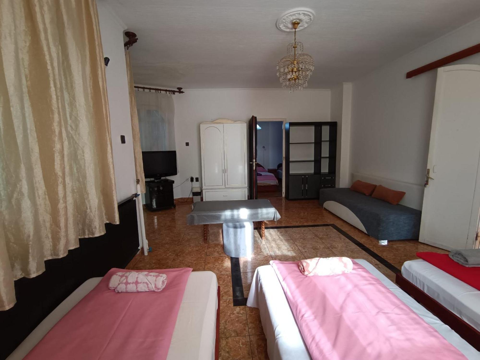 Laci Maganszallashely Homestay